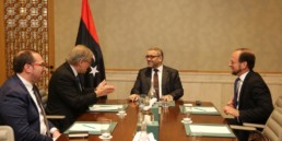 رئيس المجلس الأعلى للدولة يلتقي عدداً من السفراء بالعاصمة التونسية